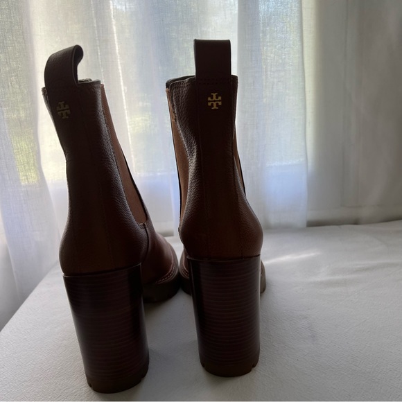 Tory Burch Chelsea 70mm Lug Sole Bootie in Camel - Picture 8 of 11